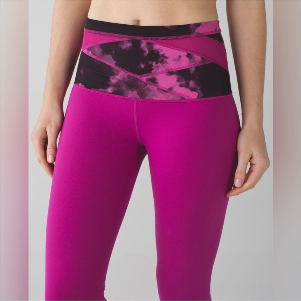 Lululemon Wunder Under Hi-Rise Crop leggings hot pink and black reversible